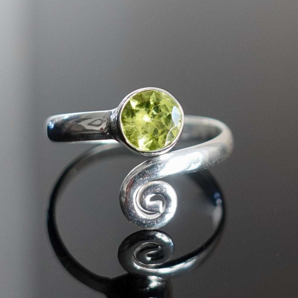 Peridot Facetted Adjustable Wrap Spiral 925 Silver Ring, R61PF