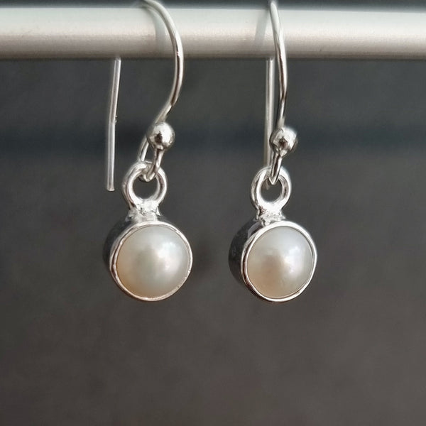 Pearl-inspired sterling silver jewellery celebrating a 30th Pearl Anniversary