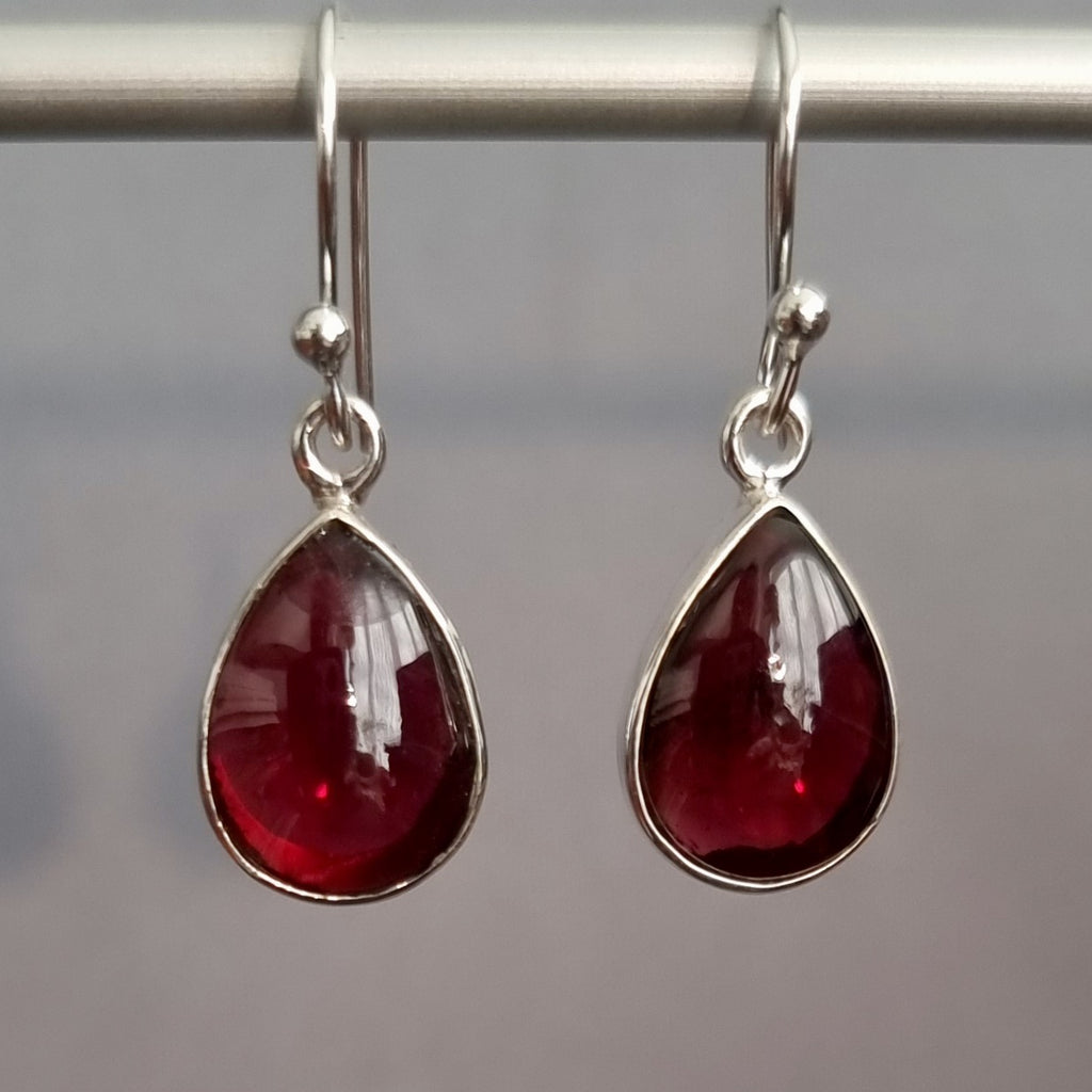 Garnet Teardrop 14mm x 10mm 925 Silver Earrings, E11G