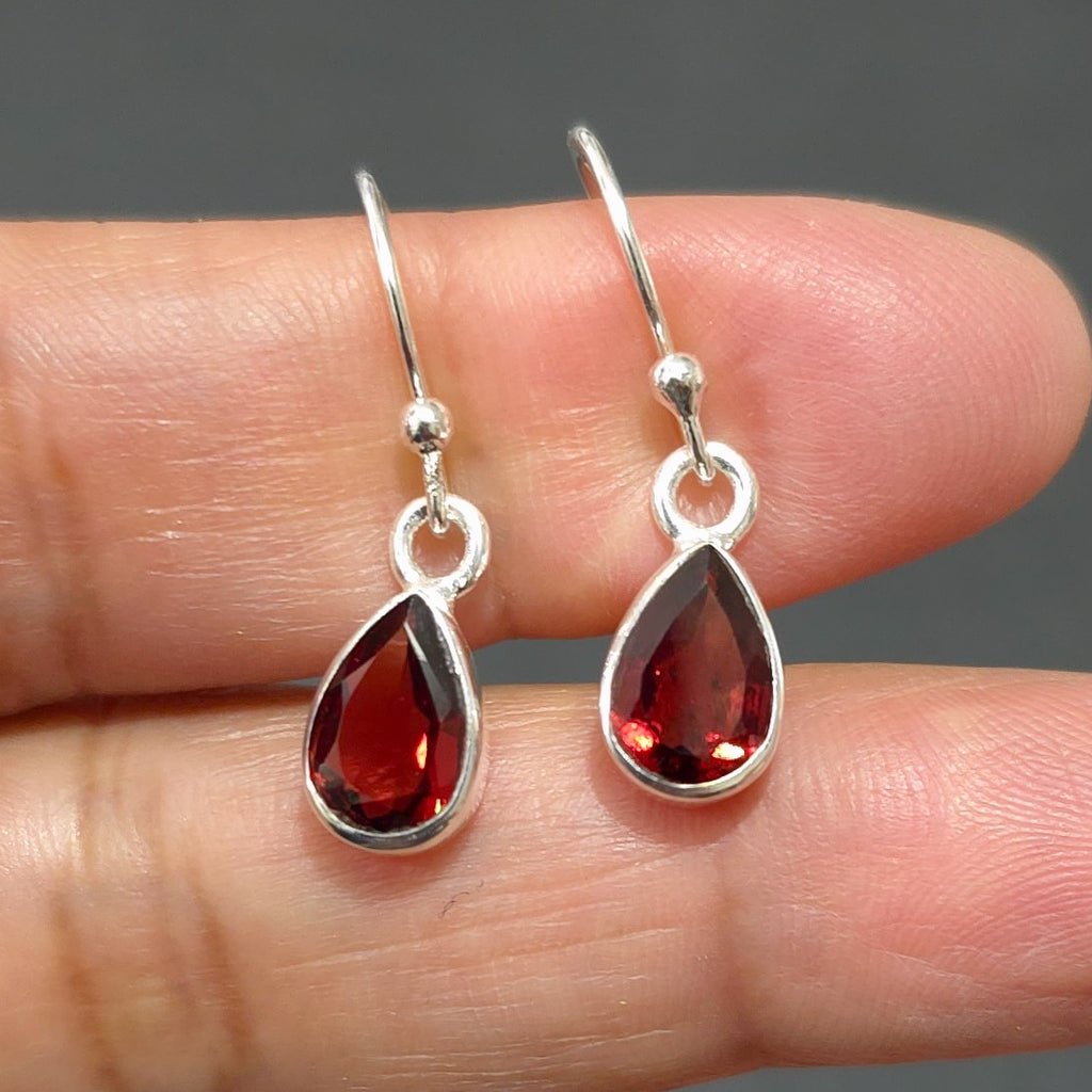 Dainty Teardrop Facetted Garnet Earrings | 925 Sterling Silver, E5GF