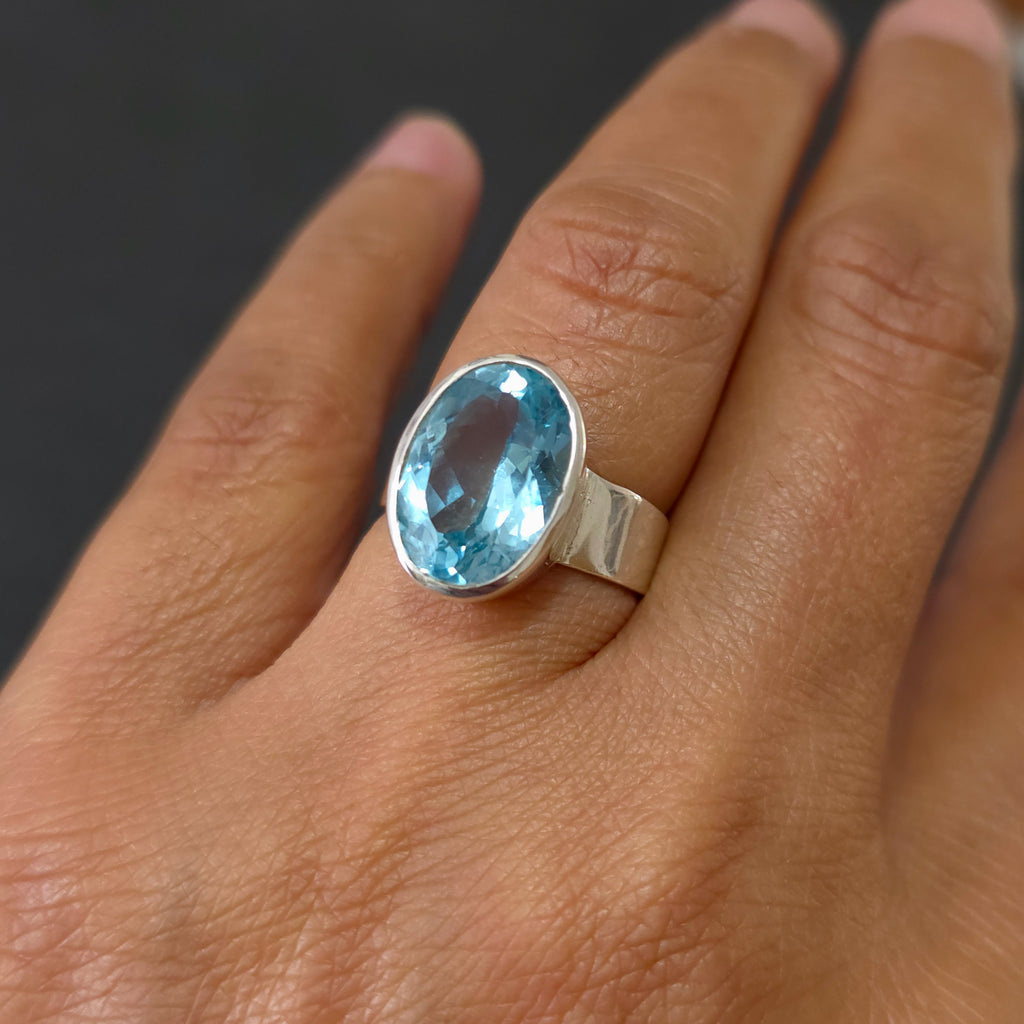 AA Grade Oval Blue Topaz Ring | 925 Sterling Silver, R113A
