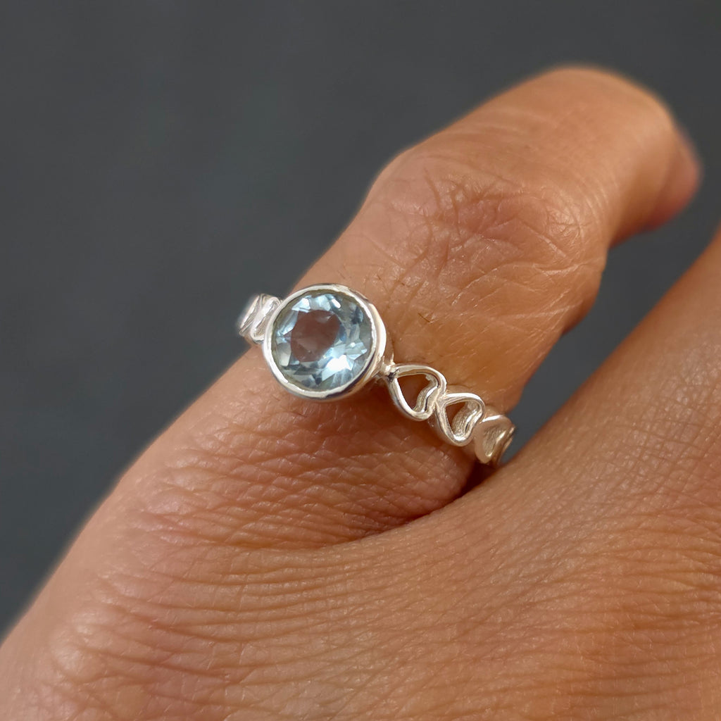 SilverHeart Band Blue Topaz Ring | 925 Sterling Silver, R50BT