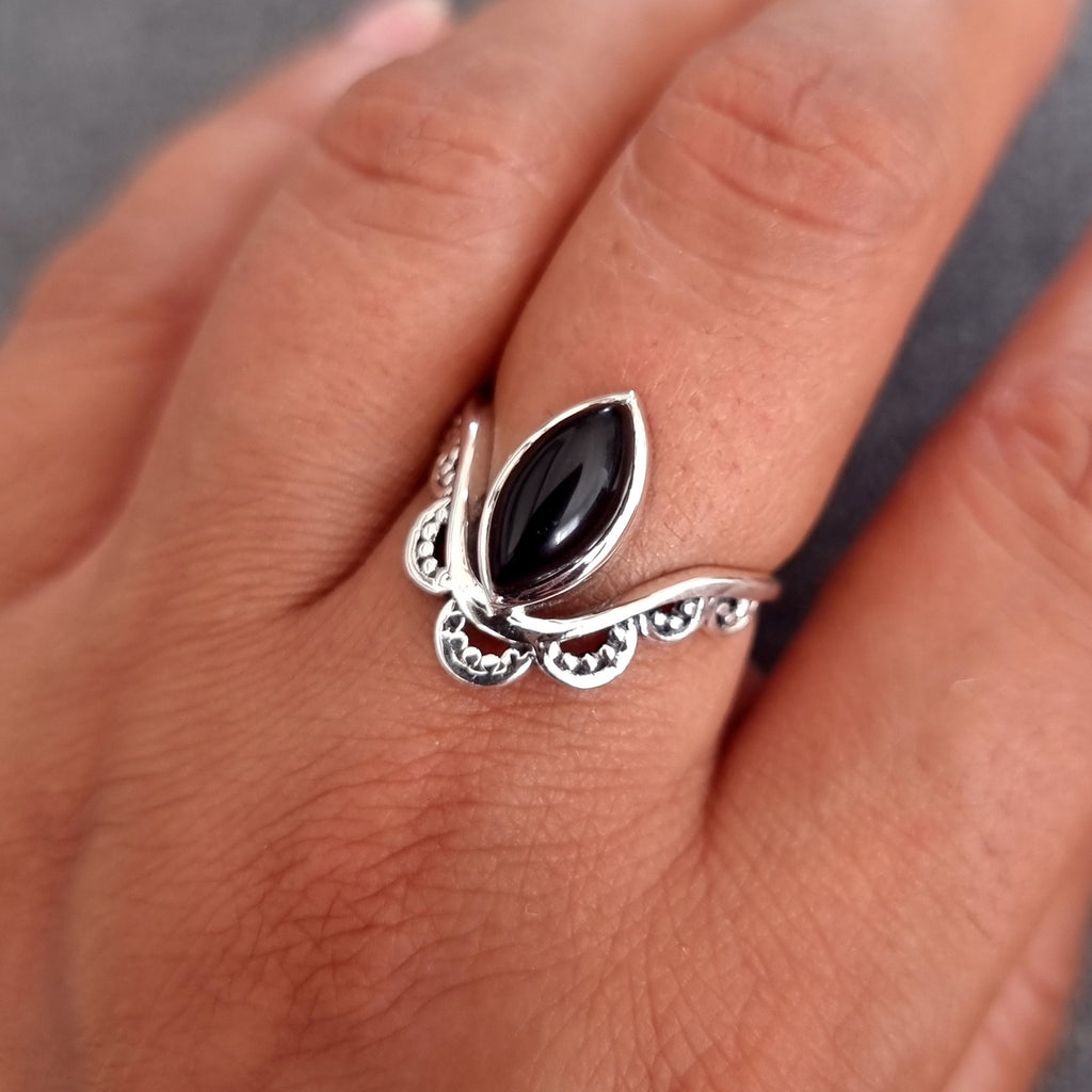 Koral Jewelry - Vintage Boho Chic Ring With Square Black Onyx Stone - 925 Sterling Silver Ethnic Style - Size 6