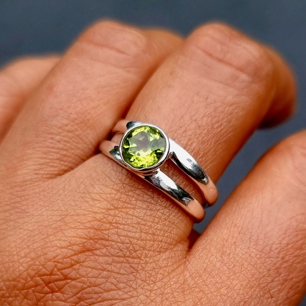 Facetted Round Peridot Ring, 925 Sterling Silver Ring, August Birthstone, Stacking, Green Gemstone, 16th Anniversary, Mistry Gems, R22P