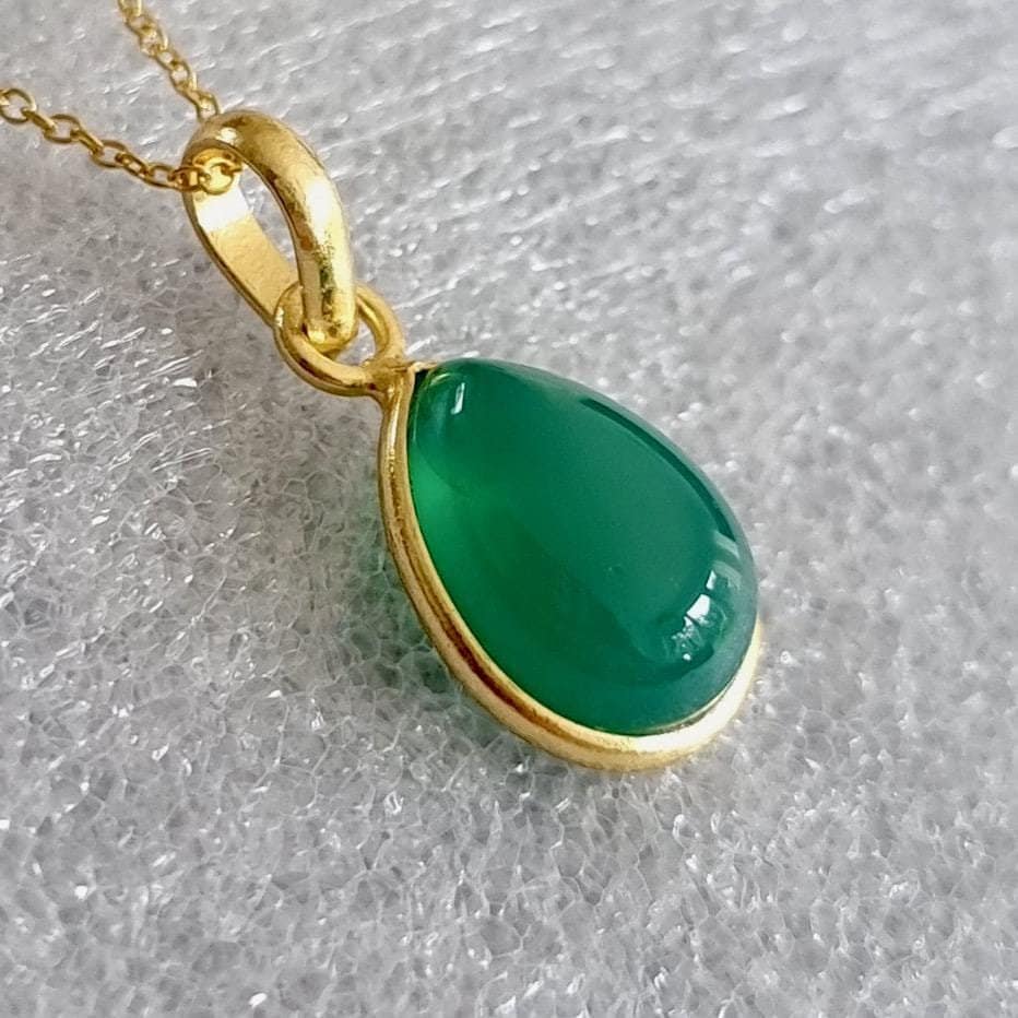 Unisex Gold Green Onyx Pendant, 925 Sterling Silver, Bezel Set Teardrop Stone Size 14mm x 10mm, 7th Anniversary Gift, Mistry Gems, P9GO