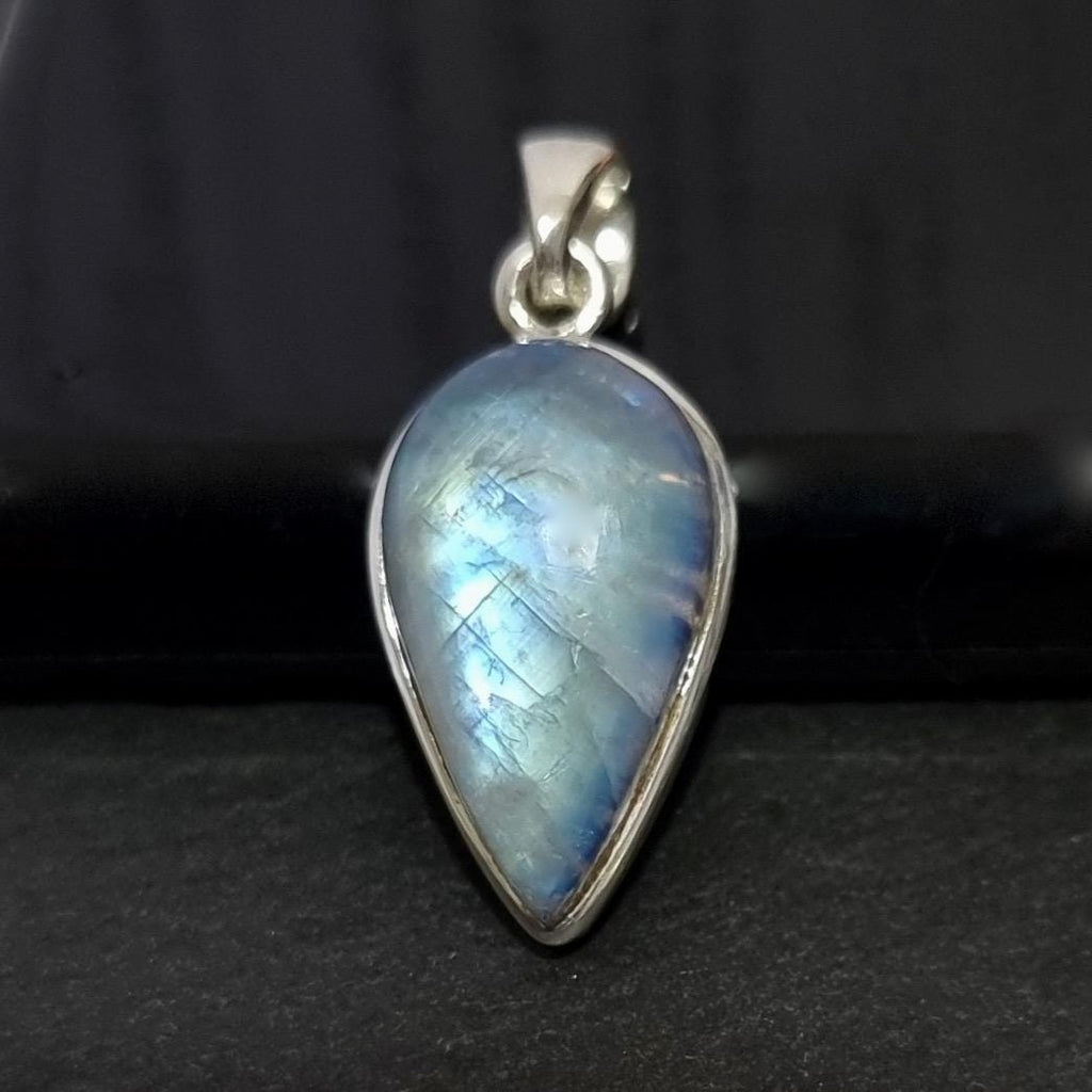 Striking Heart Blue Moonstone 925 Sterling Silver Pendants, MP3