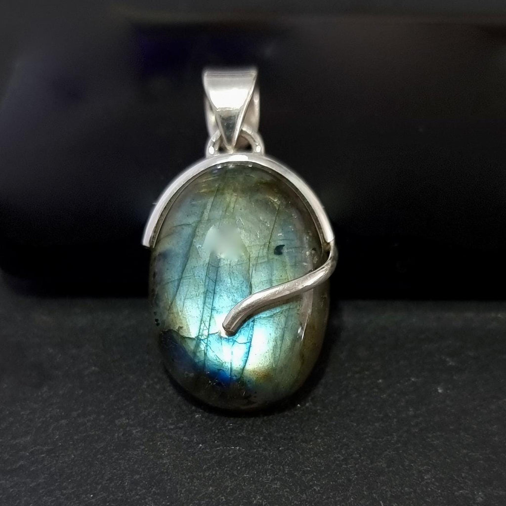 Elegant Oval Silver Overlay Labradorite 925 Sterling Silver Pendant, LABP23