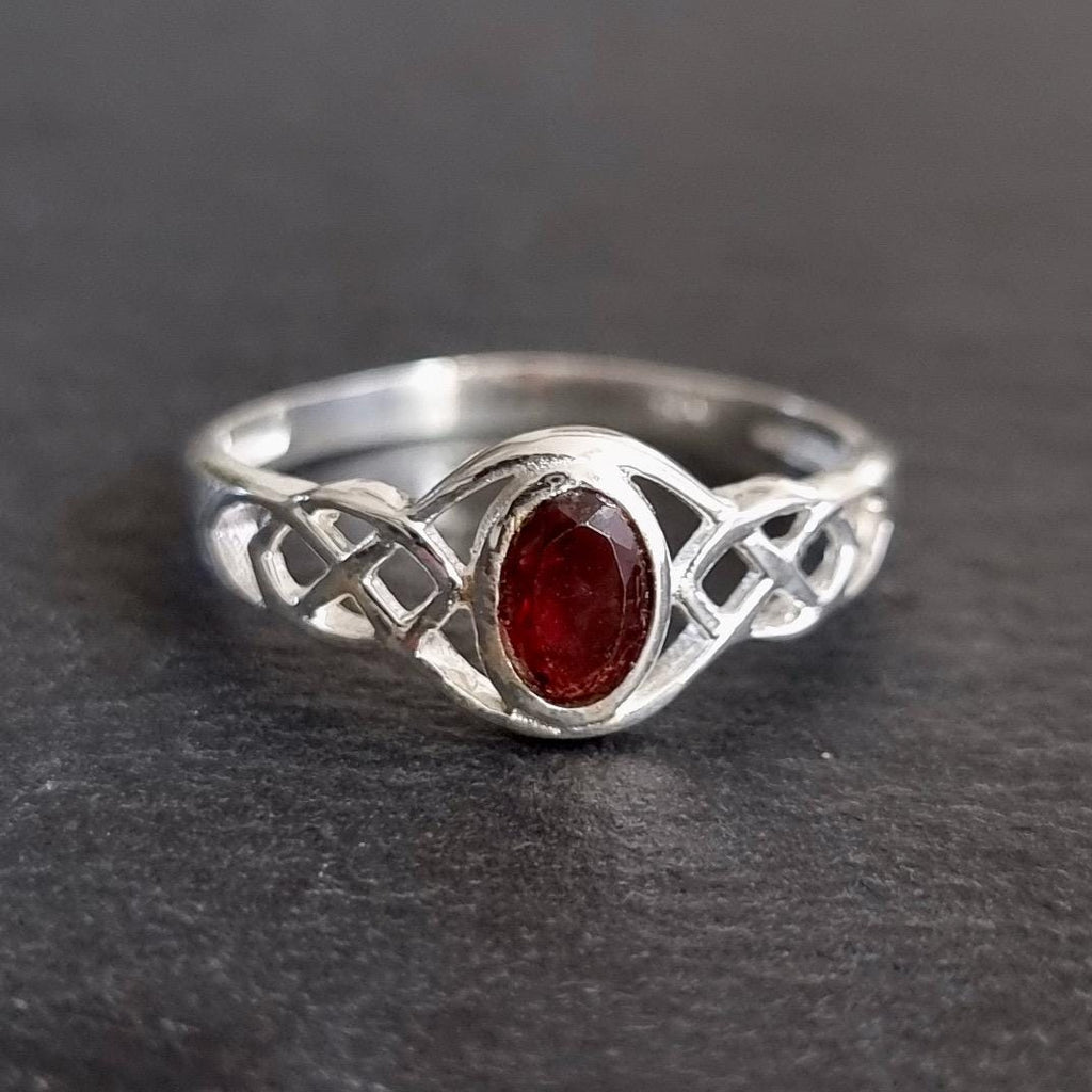 Celtic Knot Facetted Garnet Ring 925 Sterling Silver, R33GF