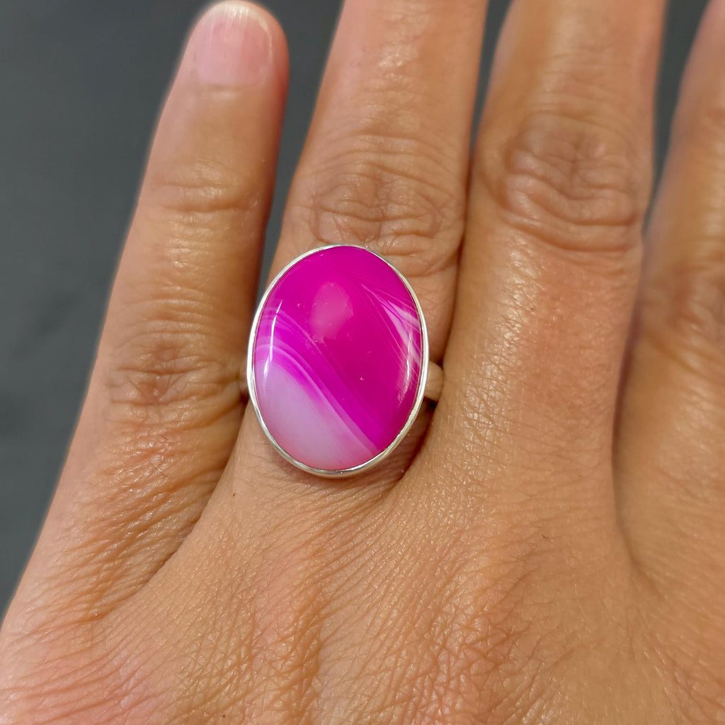 Striking Oval HOT Pink Agate Ring, 925 Sterling Silver Adjustable Ring, Sizes J - Q, Stone Size 1.8-2.1 cm x 1.3-1.5cm, Mistry Gems, R98