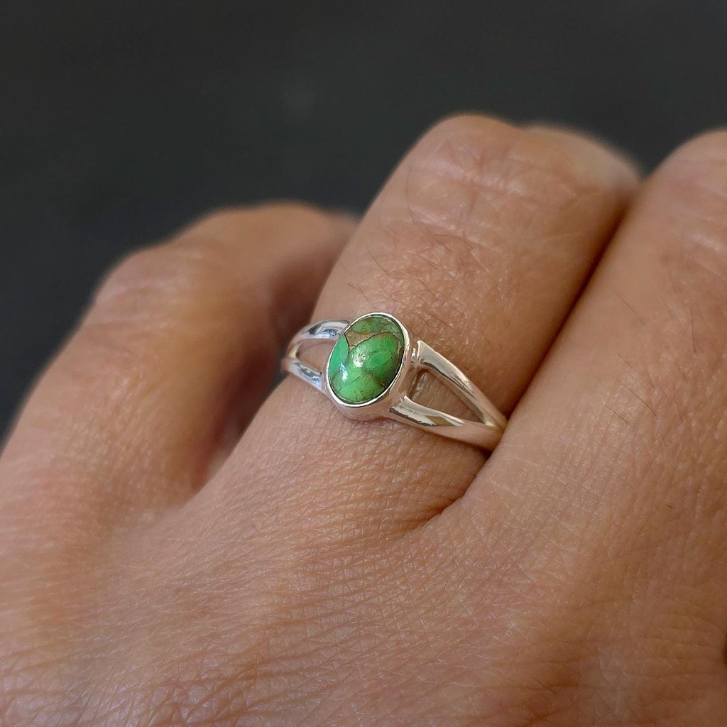 Small Oval Green Copper Turquoise Ring, 925 Sterling Silver, 11th Anniversary Gift, December Birthstone, R3GCT