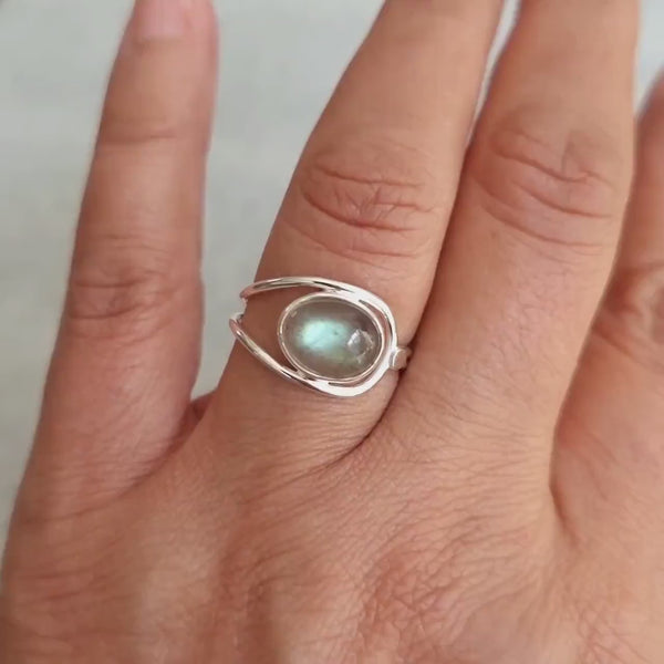 Labradorite Ring, Horizontal Oval 925 Sterling Silver, Two Tone Gemstone Jewellery, Solitaire Ring, Engagement Ring, Mistry Gems, R34LAB
