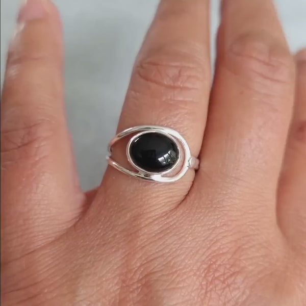 Horizontal Oval Black Onyx Ring, Unusual 925 Sterling Silver Ring, Black Gemstone Jewellery, 7th Anniversary Gift Ideas, Mistry Gems, R34O