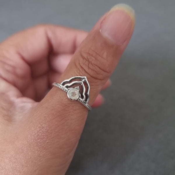 Facetted Moonstone Crown Ring, 925 Sterling Silver Ring, Solitaire Ring, Boho Thumb Ring, Blue Gemstone, Midi Ring, Mistry Gems, R189M