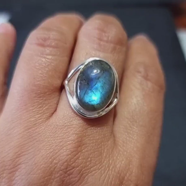 Large Oval Labradorite Ring, 925 Sterling Silver, Stone 17mm x 14mm, US 9 1/4 UK S, Cocktail Ring, Blue Green Gemstone, Mistry Gems,R80LABL1