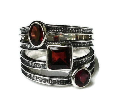 Designer Garnet 3 Stone Textured Oxidised 925 Silver Ring, R45G