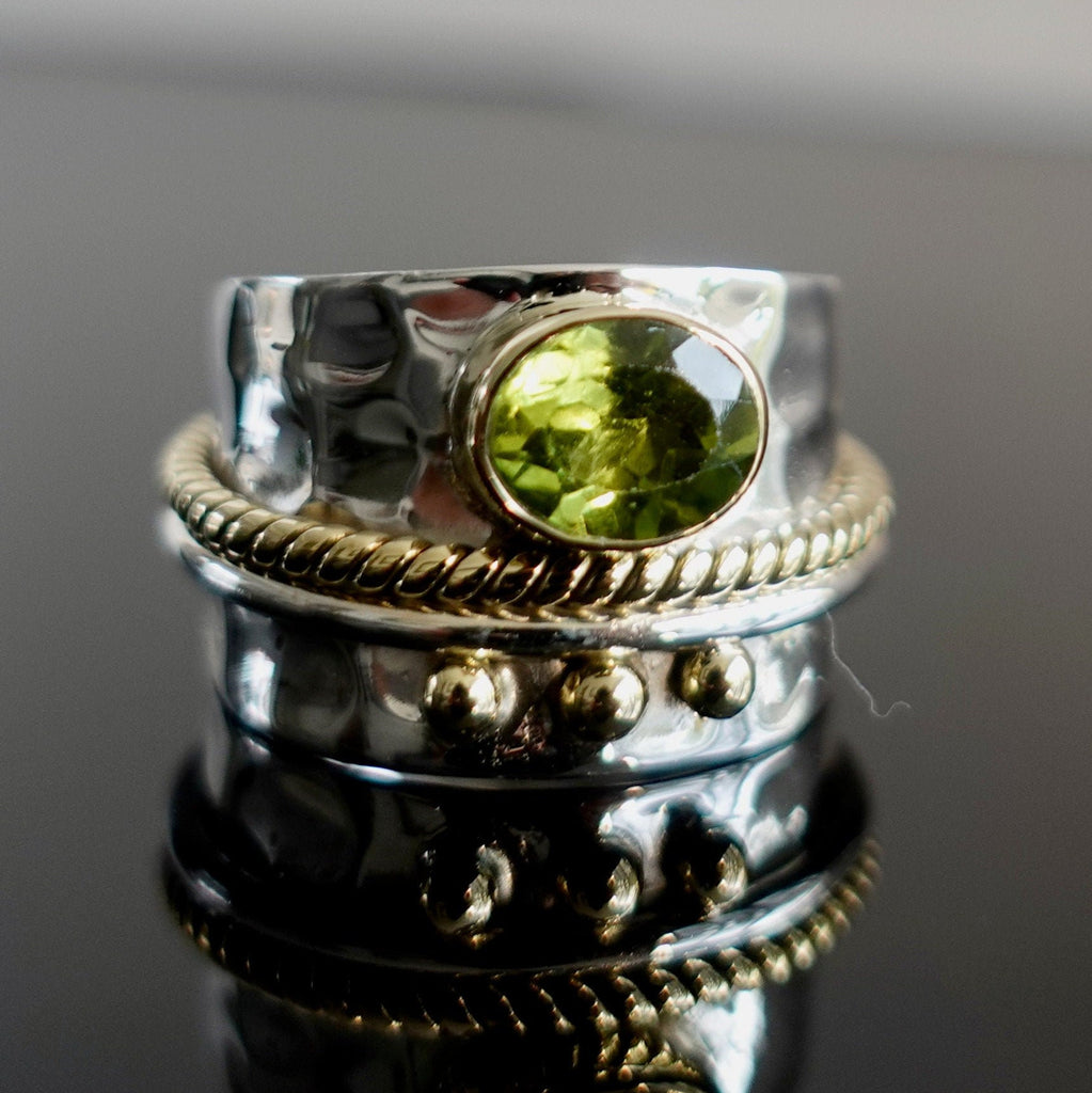 Facetted Peridot Wide 925 Silver Ring with Brass Detailing, R16P