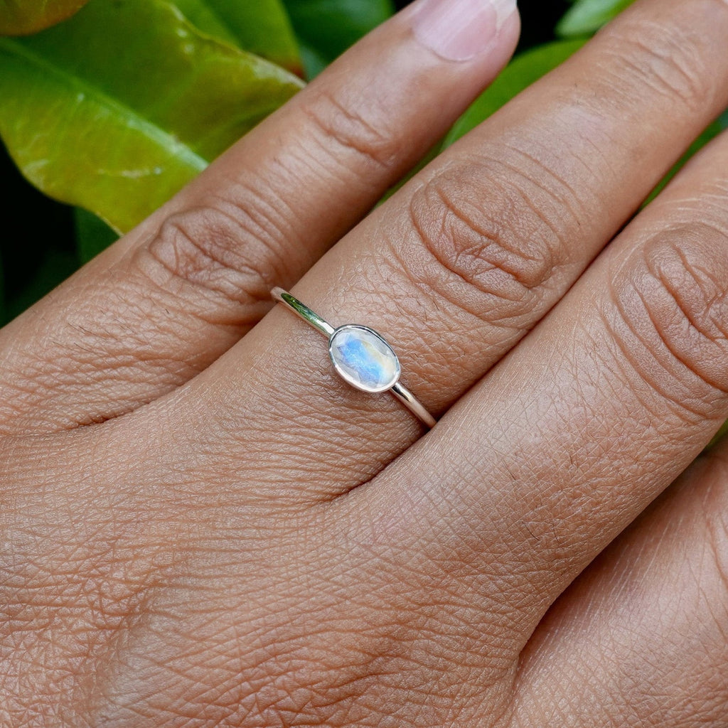 Dainty Oval Facetted Moonstone Ring 925 Sterling Silver, R151M
