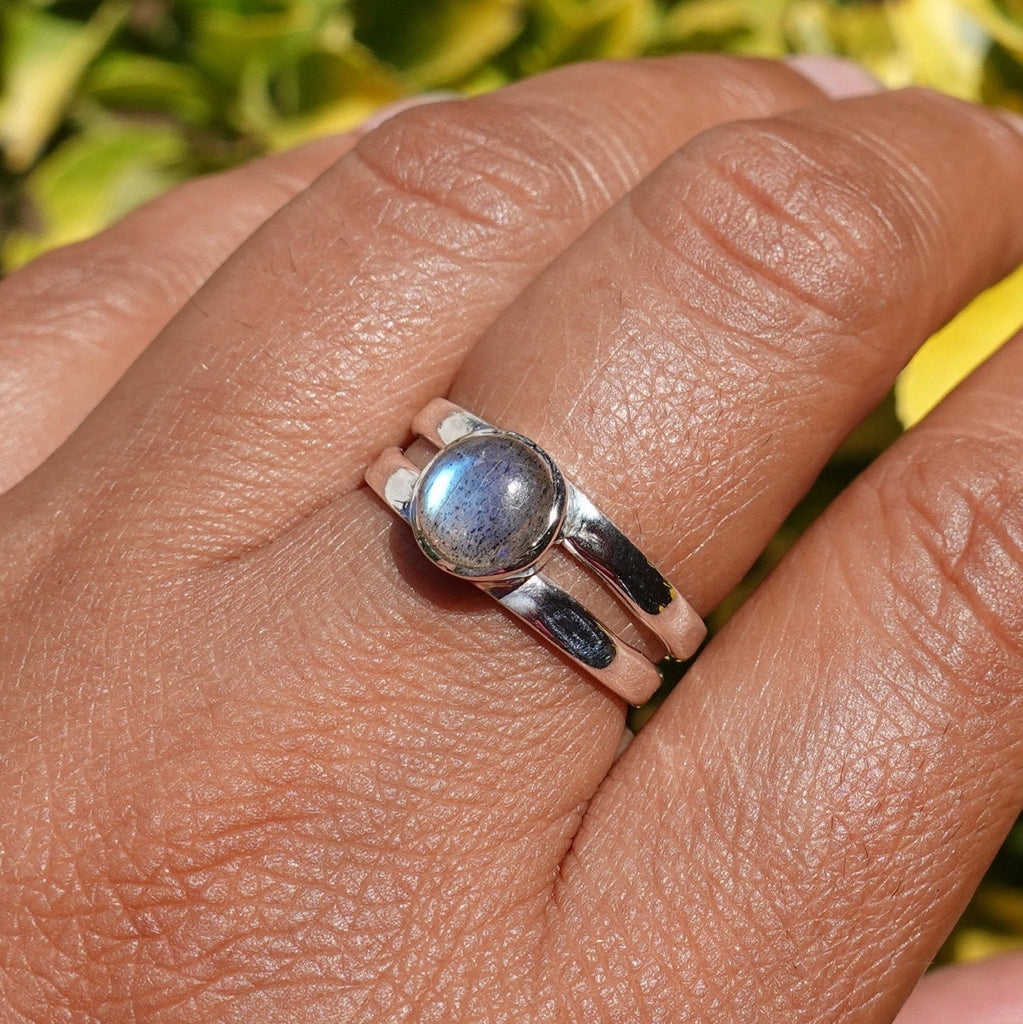 Round Labradorite Ring, 925 Sterling Silver Ring, Boho Ring, Blue Grey Gemstone, Thumb Ring, Rings Men Women, Mistry Gems, R22LAB