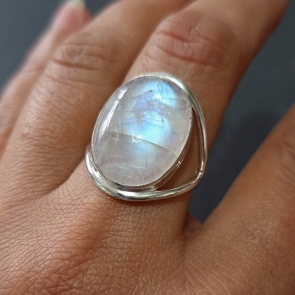 Rainbow Moonstone Oval 20mm x 15mm 925 Sterling Silver Ring, R80ML