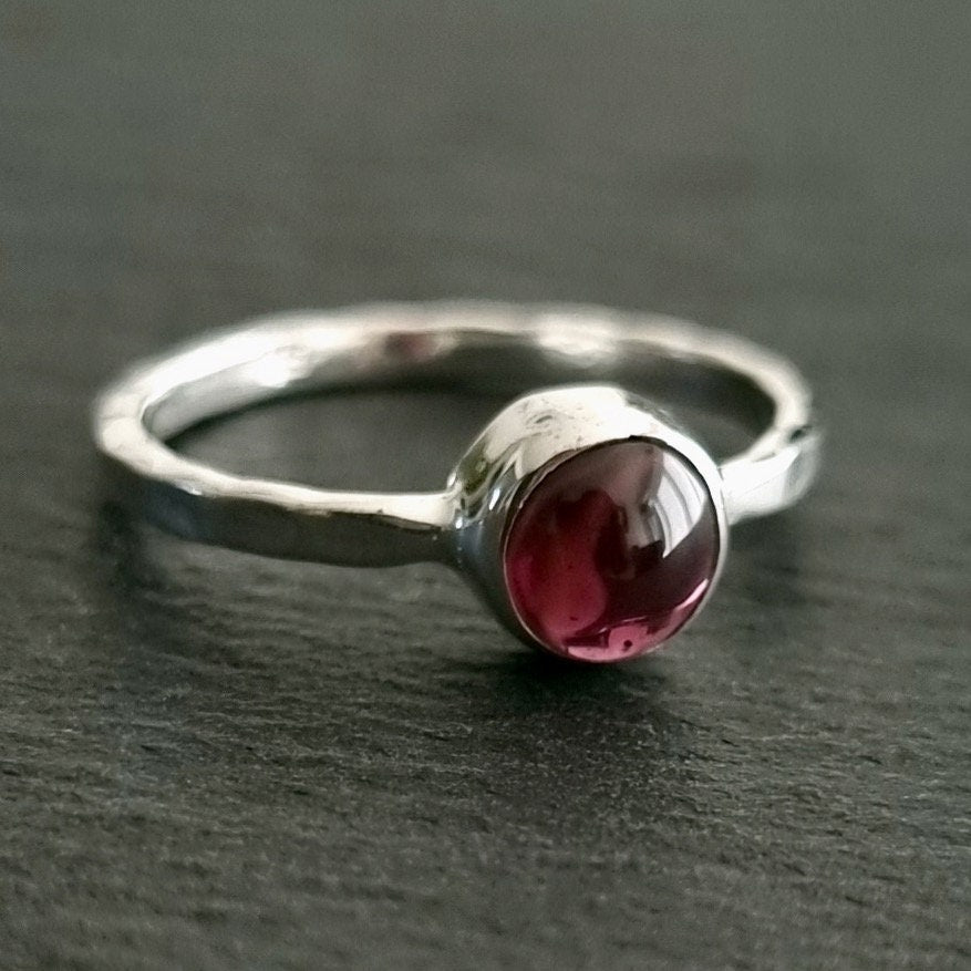 Garnet Ring, Round Stone 925 Silver Stacking Ring, Solitaire Engagement Ring, January Birthstone, Boho Ring, Red Gemstone, Mistry Gems, R11G