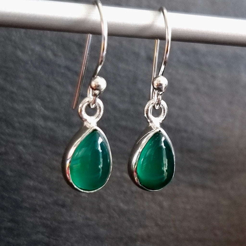 Green Onyx Teardrop 9mm x 6mm 925 Silver Earrings, E5GO