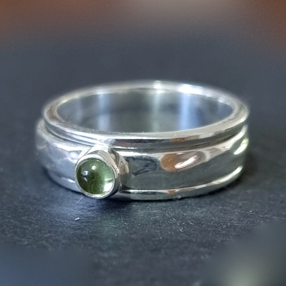 Cabochon Peridot 925 Silver Spinner Ring, Gemstone Spinning Ring, August Birthstone, Thumb Ring, Anxiety Ring, Mistry Gems, SP46SPCAB
