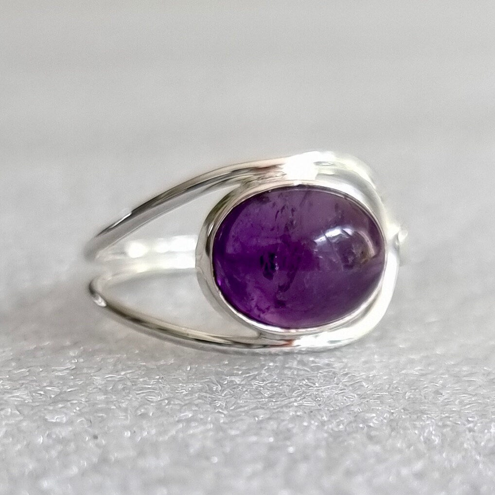 Horizontal Oval Amethyst Ring, 925 Sterling Silver Ring, Solitaire Purple Gemstone Ring, February Birthstone Gift Ideas, Mistry Gems, R34A