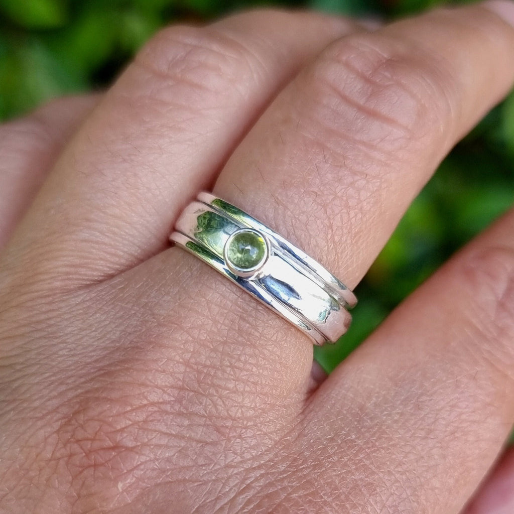 Cabochon Peridot 925 Silver Spinner Ring, Gemstone Spinning Ring, August Birthstone, Thumb Ring, Anxiety Ring, Mistry Gems, SP46SPCAB
