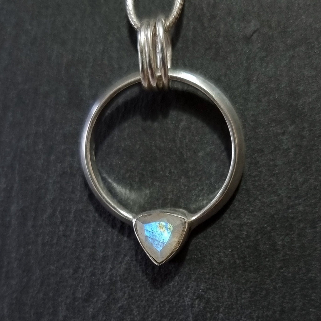 Designer Round Sterling Silver Facetted Moonstone Pendant, P2MF
